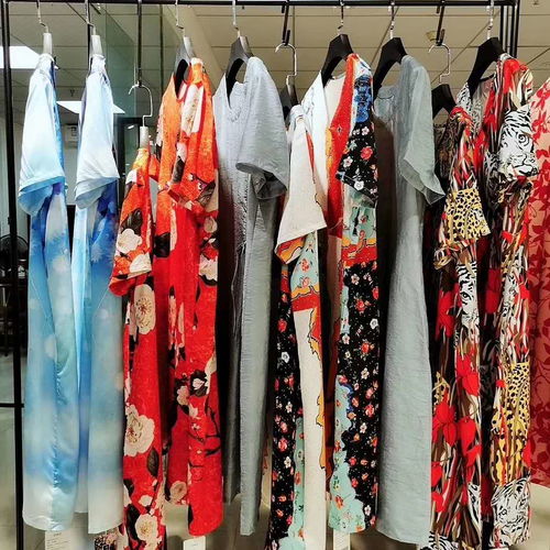 品牌折扣女裝波西米亞風連衣裙 青春氣息的完美選擇與尾貨批發機遇